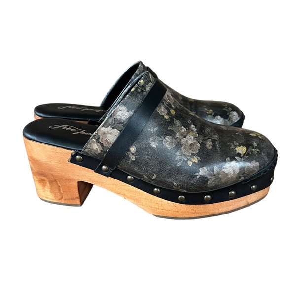Free People Calabasas floral platform black leather studded clogs size 37 - Picture 1 of 7